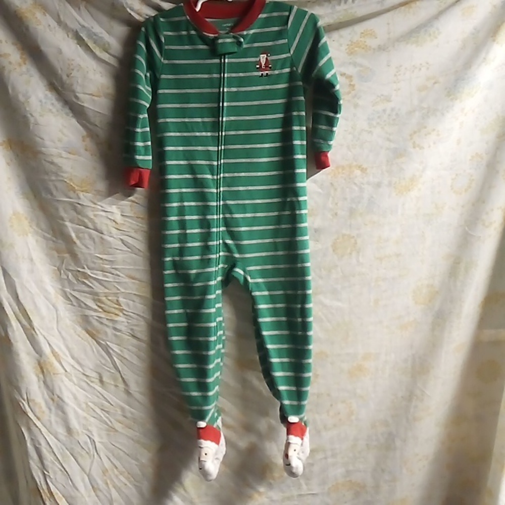 Boy or girl footed pajamas size 2t green with stripes Carter brand